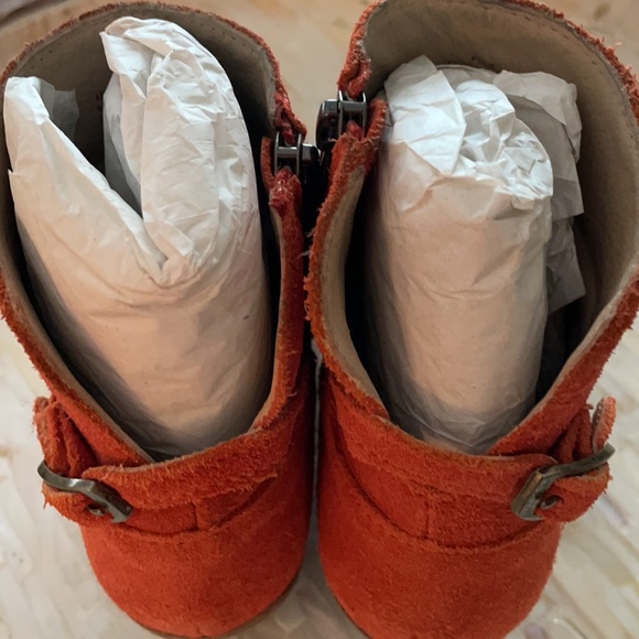 MATISSE rust/orange block heel side buckle suede bootie size 6.5 - Picture 5 of 12